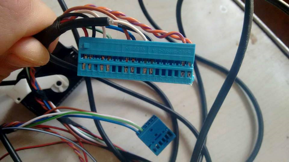 ТО 6. Гучний зв'язок Bluetooth 5K0035730 3