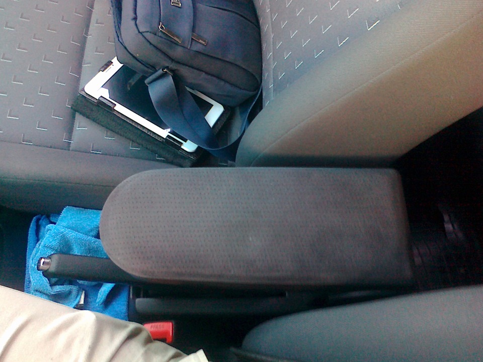 Підлокотник VW GOLF4 HA OCTAVIA 1