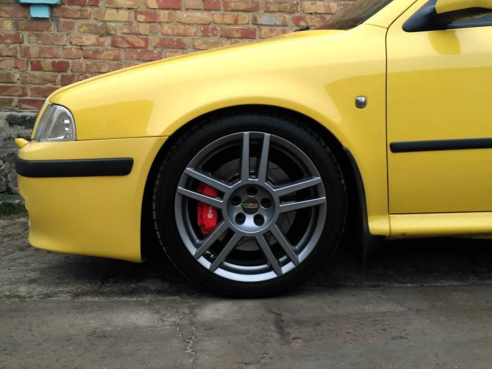 Диски seat leon cupra R на місці 1