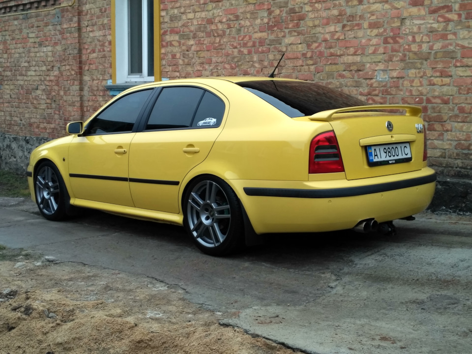 Диски seat leon cupra R на місці 3