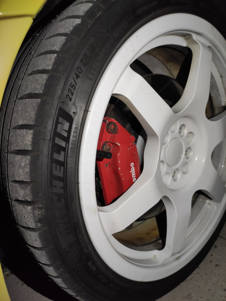 Не витримав, купив і взув Michelin pilot sport 4 на 18ки 4