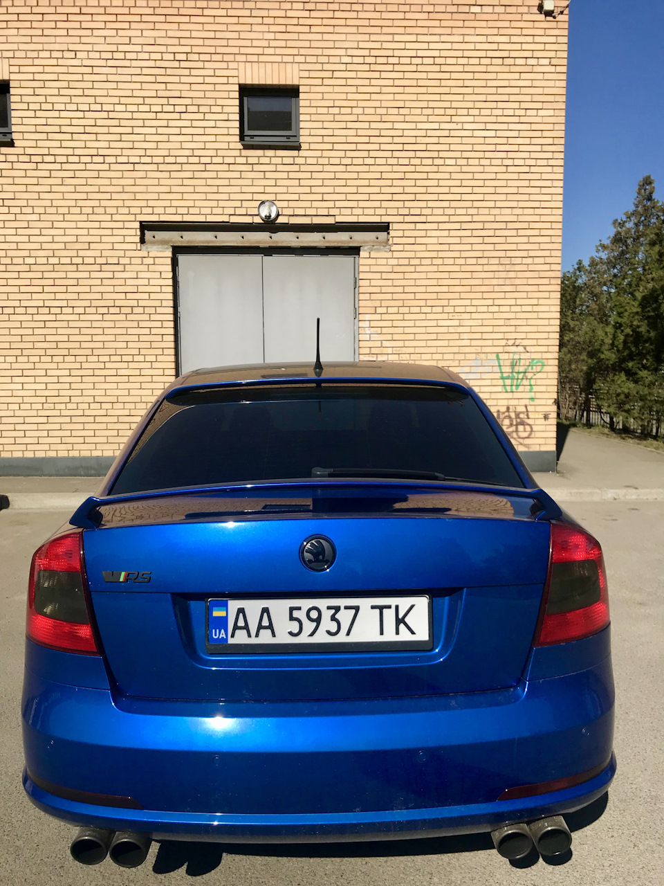 Спойлер на скло 🚘 3