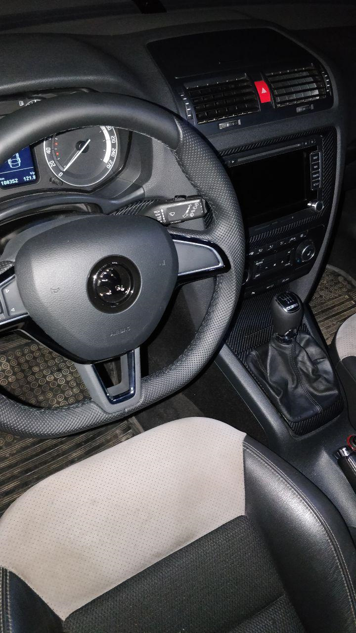 Встановив скошене кермо від А7 та ручку КПП VRS 2