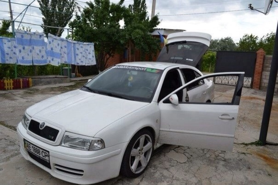 R18 Audi rs6 2