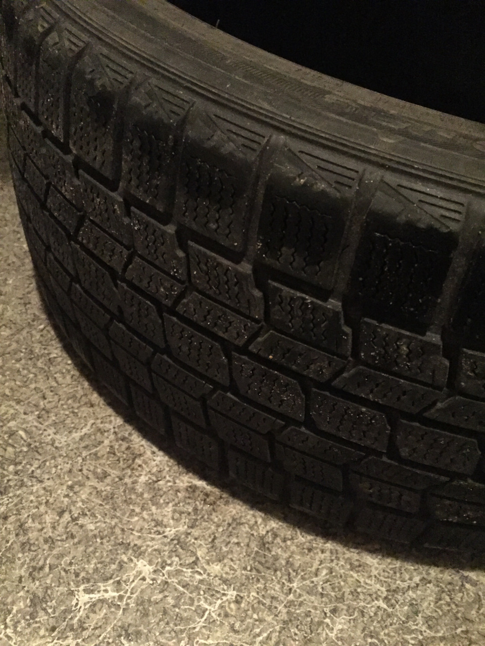 Продам гуму 205 50 r17 зима 4