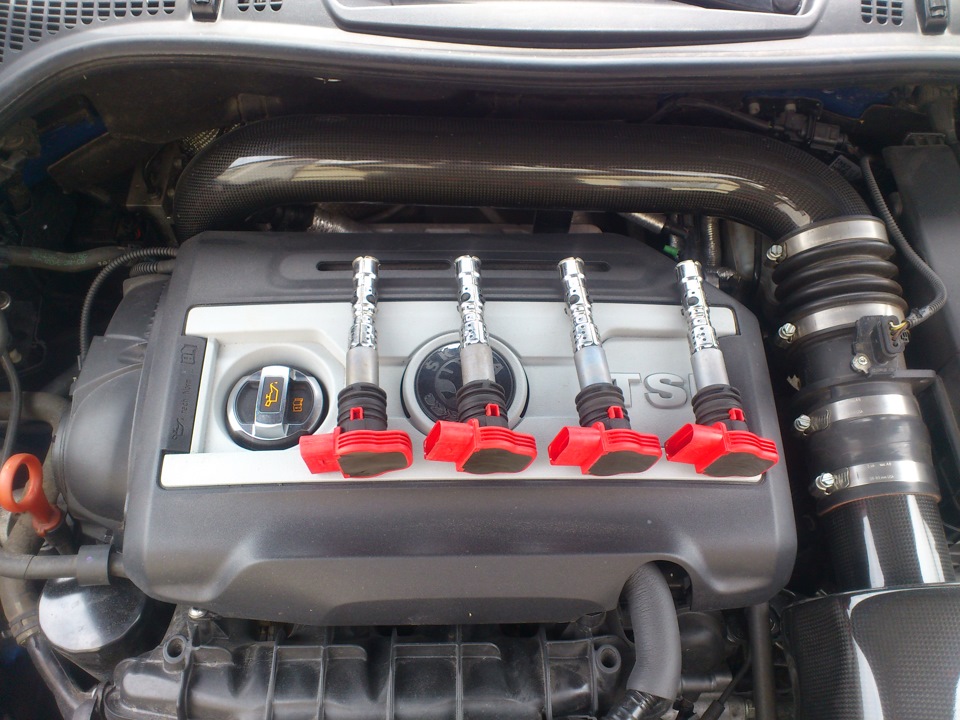 AUDI R8. Котушки +5HP 4