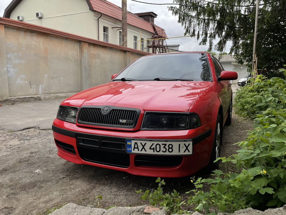 Значки та передній дифузор 1