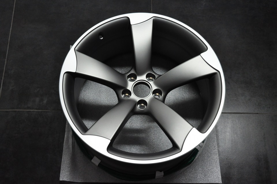 Audi S4 Rotor 8,5x19 ET43 1