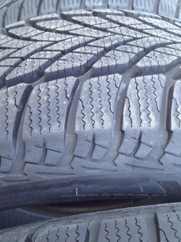 Зимова гума goodyear 4