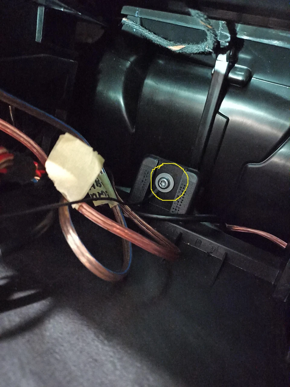Імпульсне зарядне & USB AUX адаптер Skoda :-(((