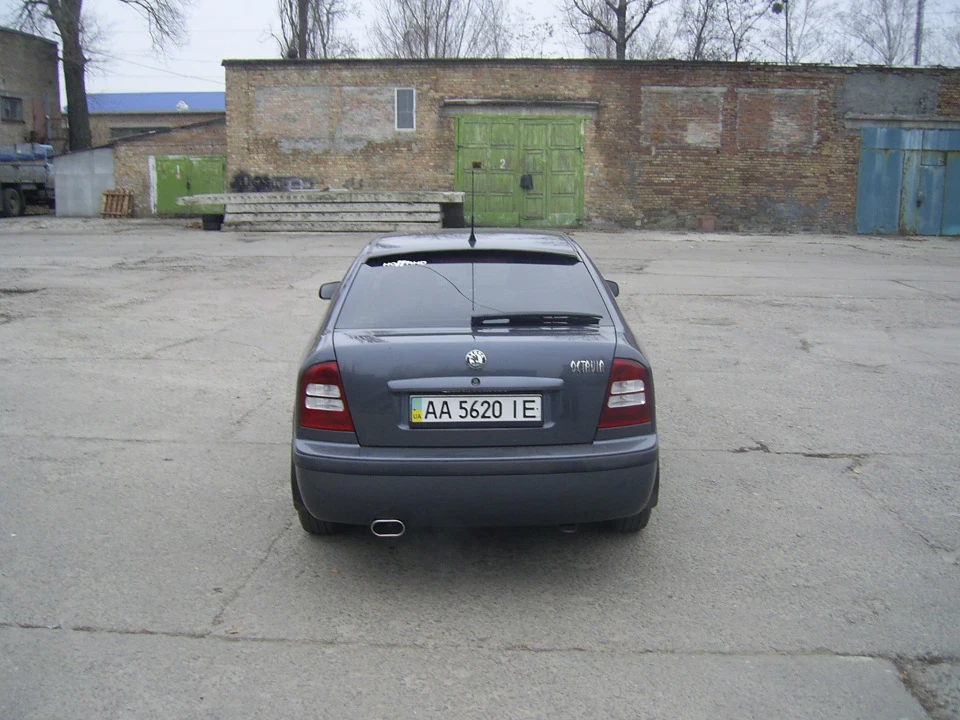 Задні ліхтарі