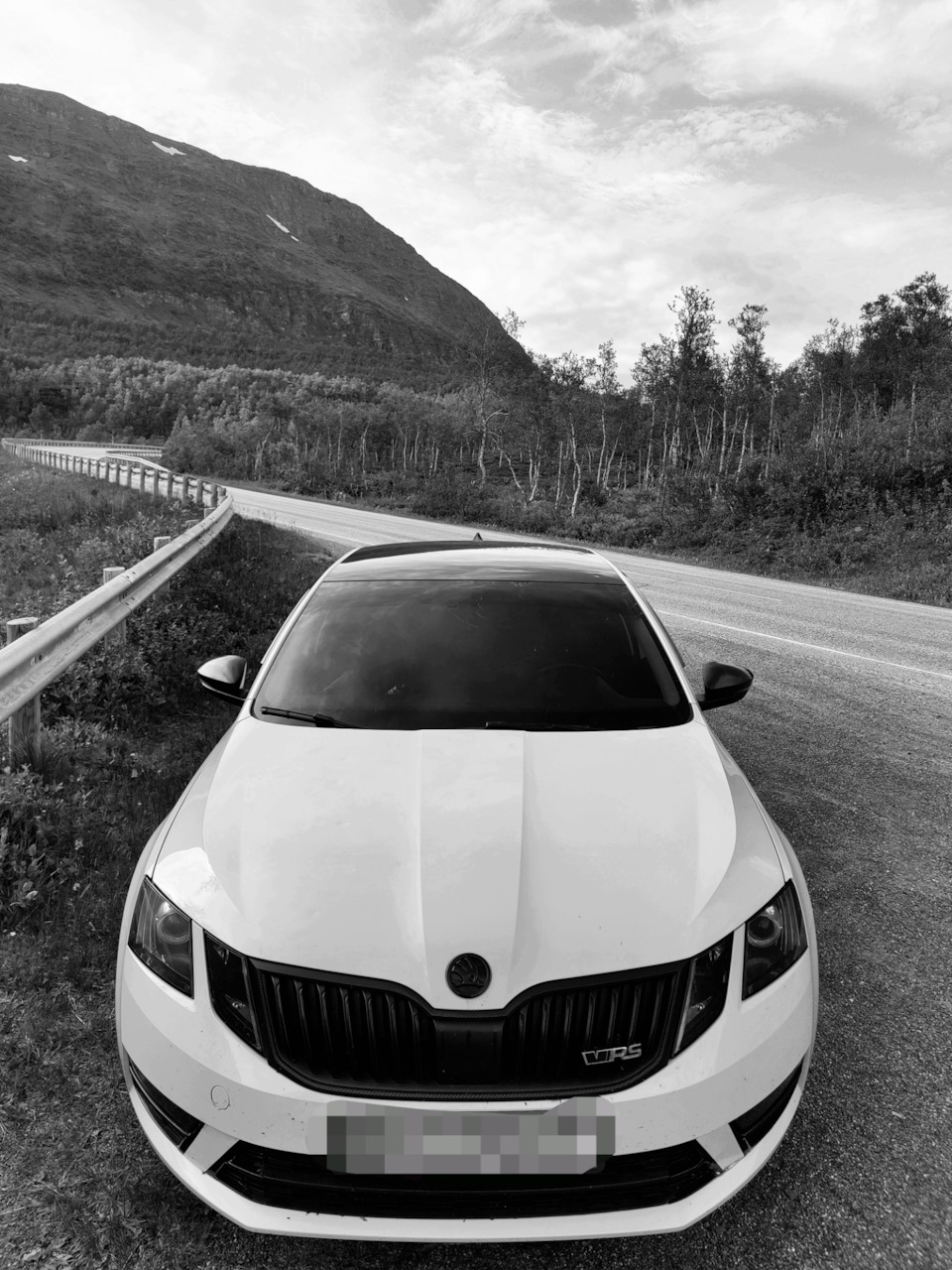 Octavia A7 1.6 mpi RS) побита градом і з розбитим лобашем 4