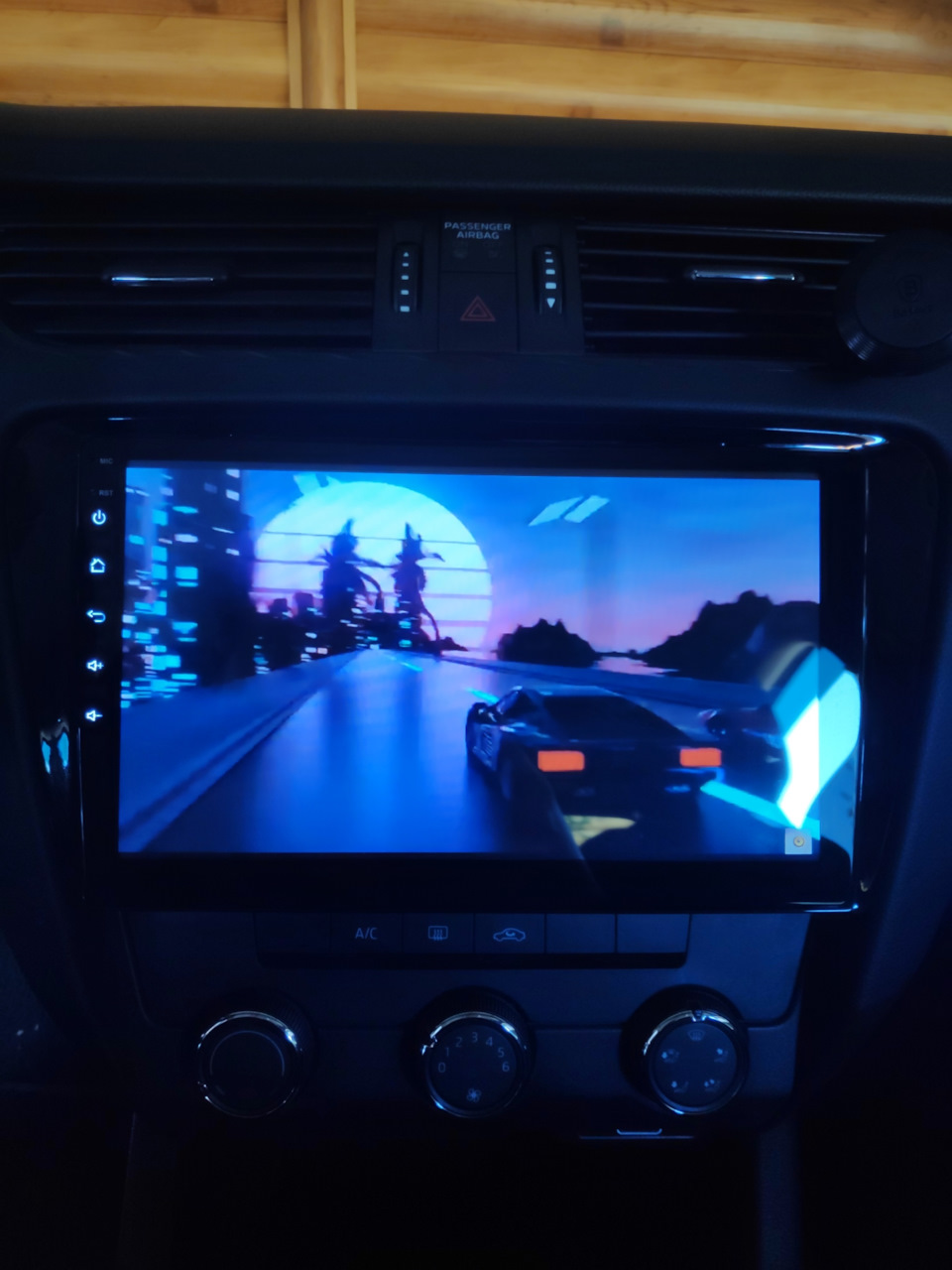 Установка голови Teyes s pro 4/64, підсвічування ніг у салоні 3