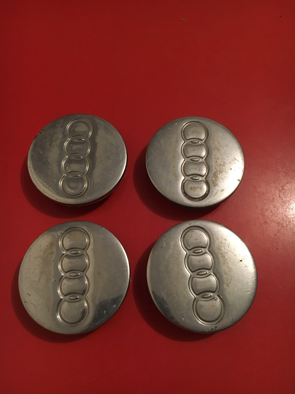 Кому колпачки Audi) 1