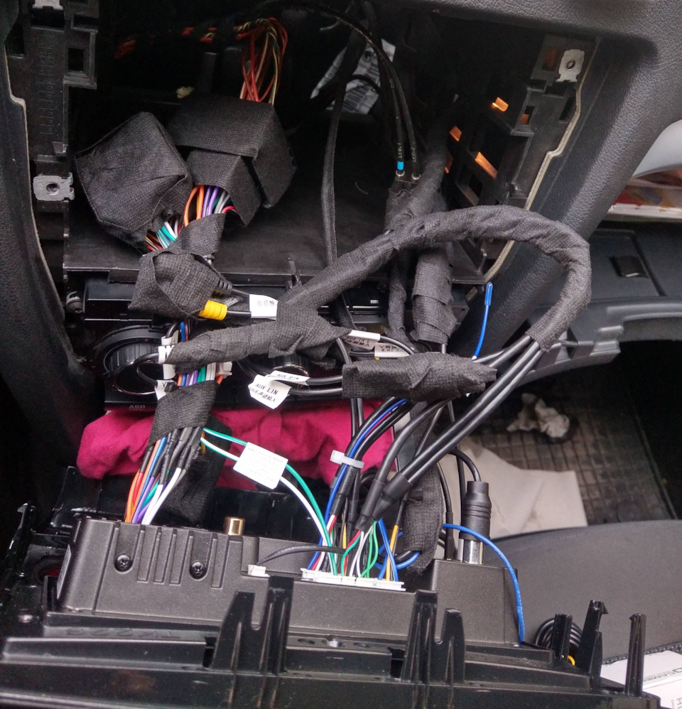 Камера GreenYi в ручку багажника Skoda Octavia A5 - Teyes CC3 5