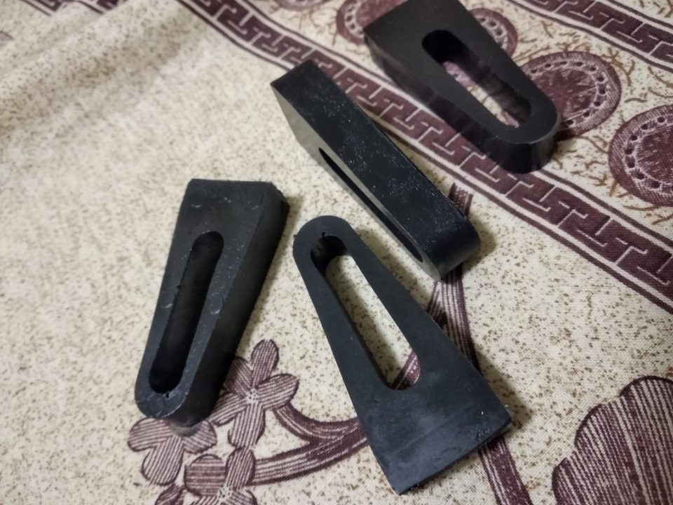 накладки на частини замків у відповідь 2