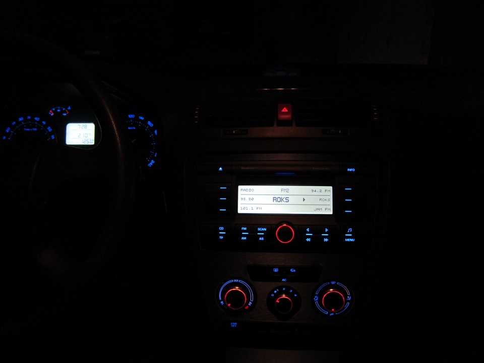 Синий Skoda Stream 4