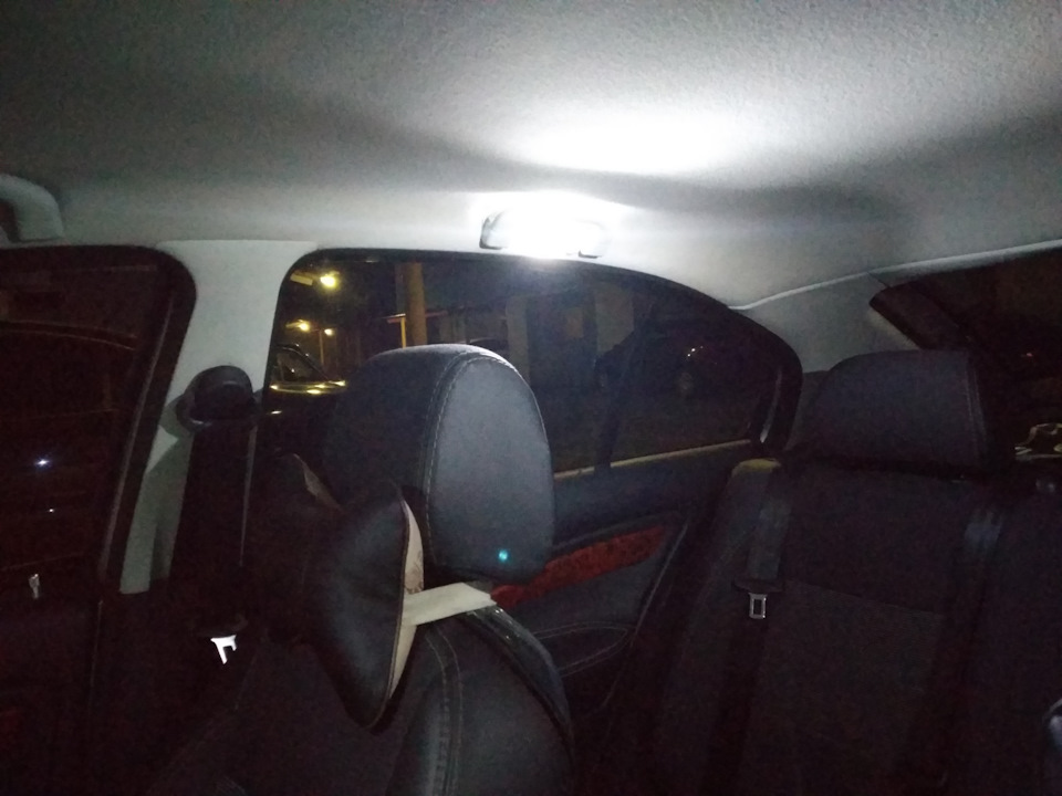Підсвічування задньої частини салону 2