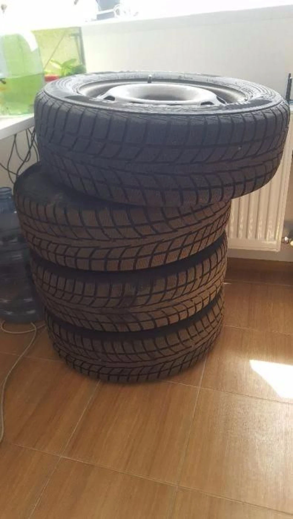 Продаю зимову гуму 195/65 R15 на дисках (Залишилися тільки диски)