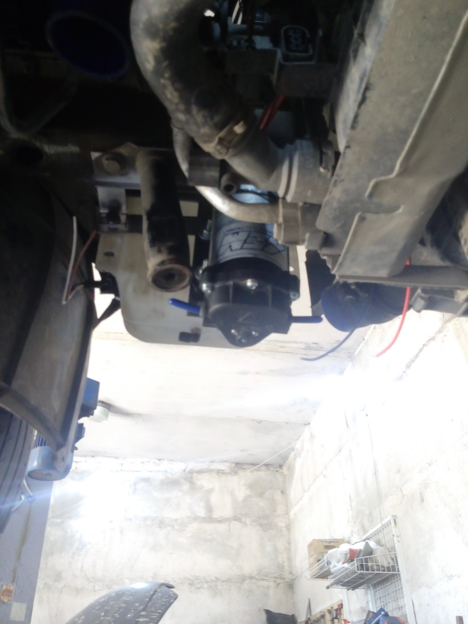 Метанол AEM 303350 на Шкода 1.8т на СТО STG VAG 5