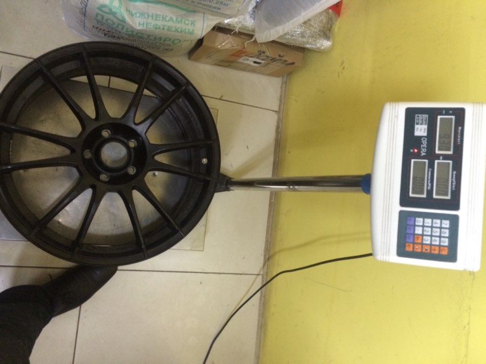 Тізер OZ Ultraleggera R19 2