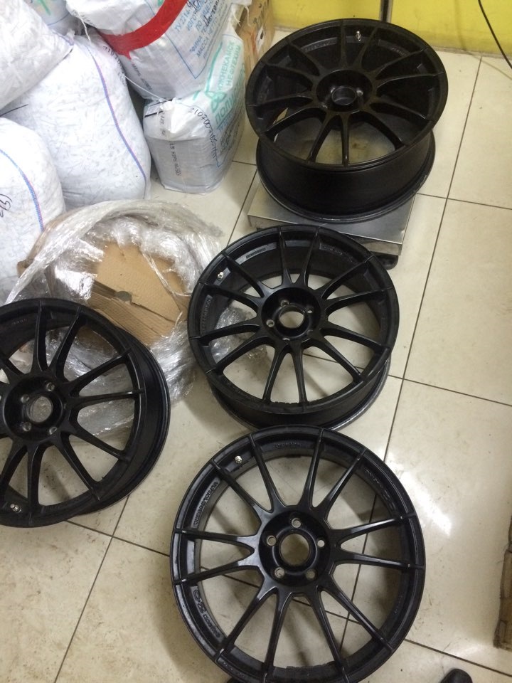 Тізер OZ Ultraleggera R19 4