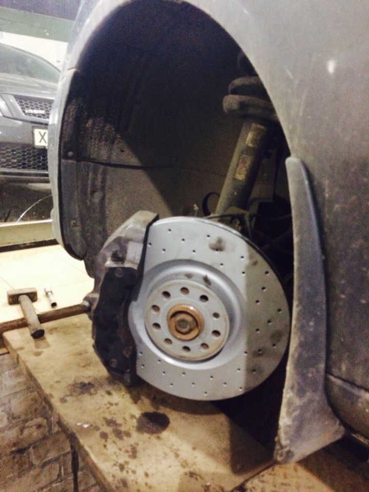 Вуаля… BREMBO 6 KOLBEN BREMSSAETTEL 18 5