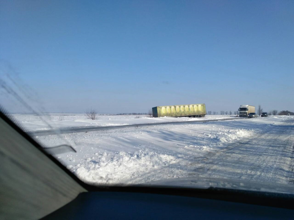 смуток з лобовим склом 2