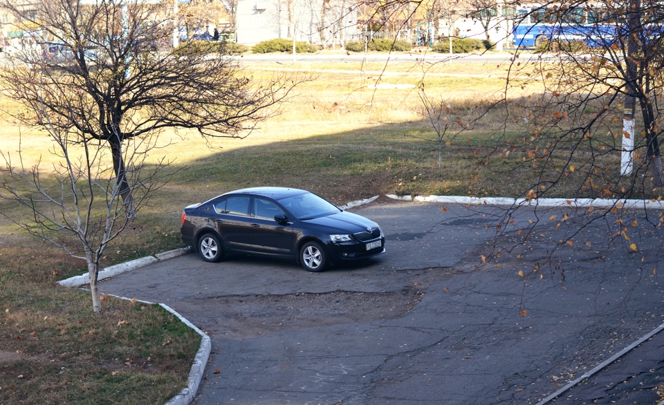 Парковка во дворе 2