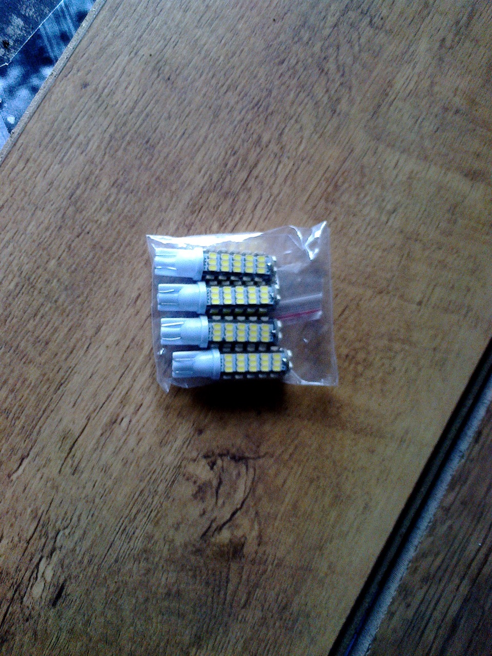 Світлодіоди 68 LED T10 W5W 2