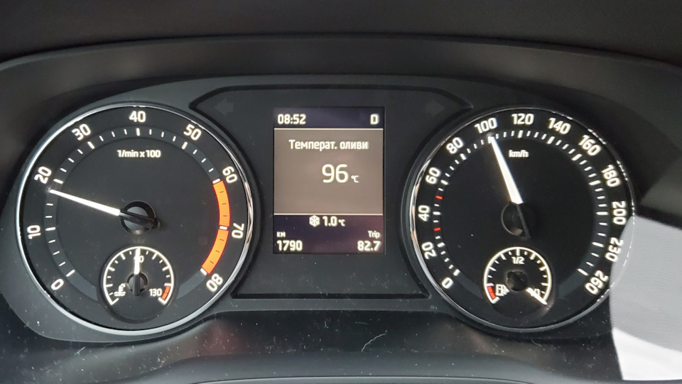 Обороти двигуна 1.4 у зв'язці з 8 ст айсин Skoda Octavia A8 1