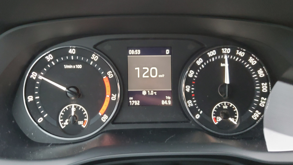 Обороти двигуна 1.4 у зв'язці з 8 ст айсин Skoda Octavia A8 3