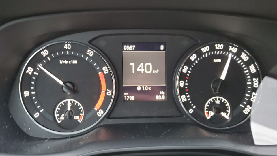 Обороти двигуна 1.4 у зв'язці з 8 ст айсин Skoda Octavia A8 5