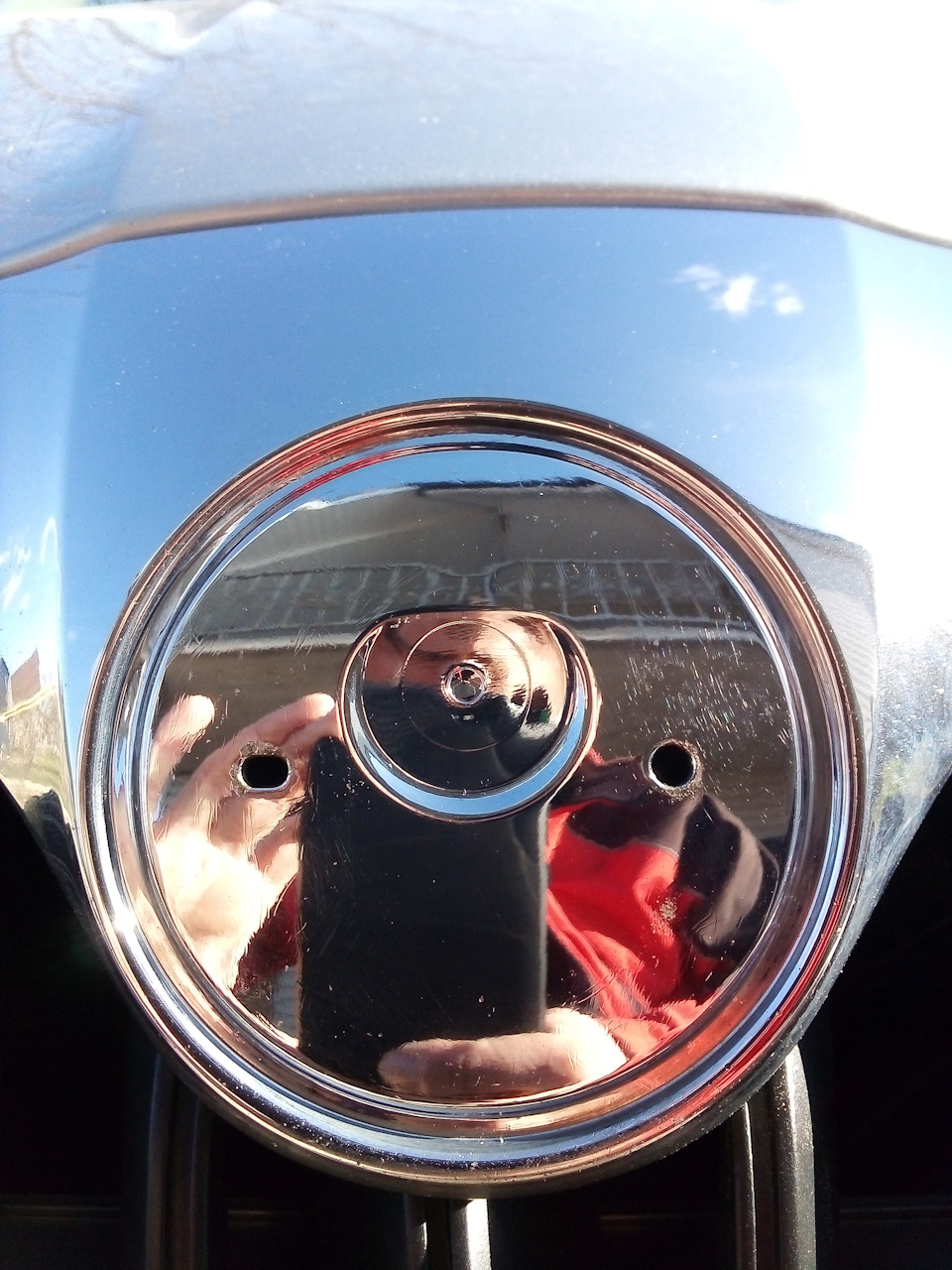 Заміна емблеми на капоті 5
