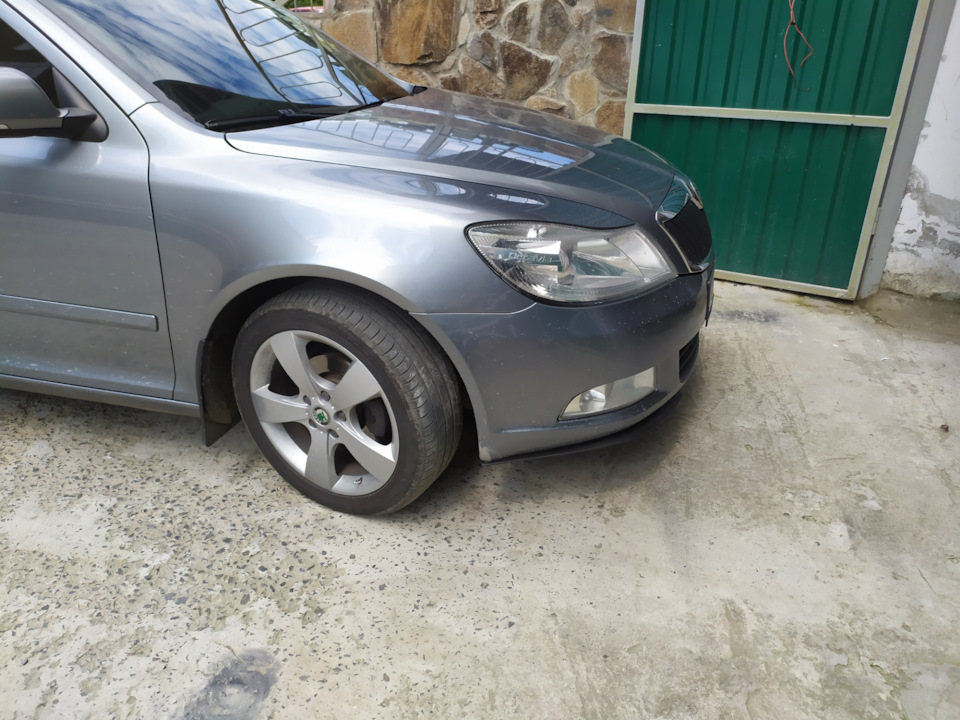 Губа від seat leon 2
