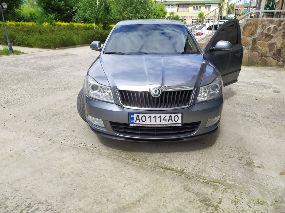 Губа від seat leon 3