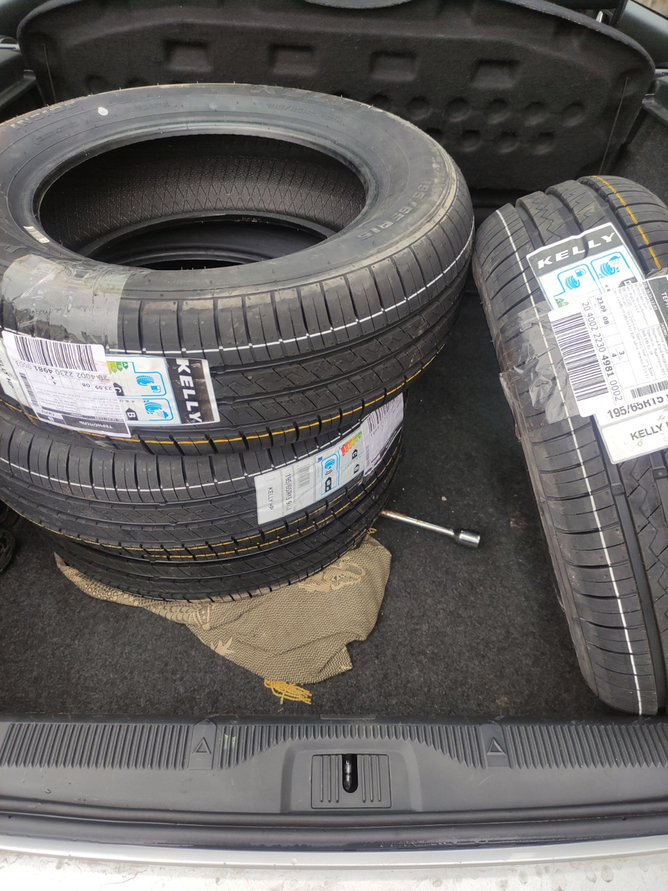 kelly hp 195/65 r15 4