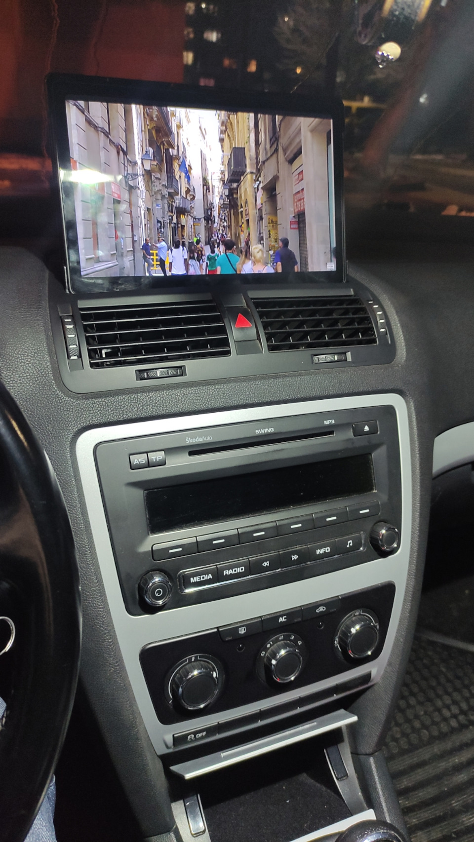 Samsung tab a7 + skoda octavia 1