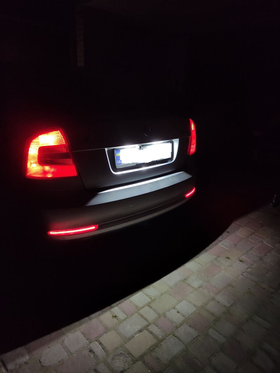 світлодіодна coub стрічка в катафоти skoda octavia а5 5