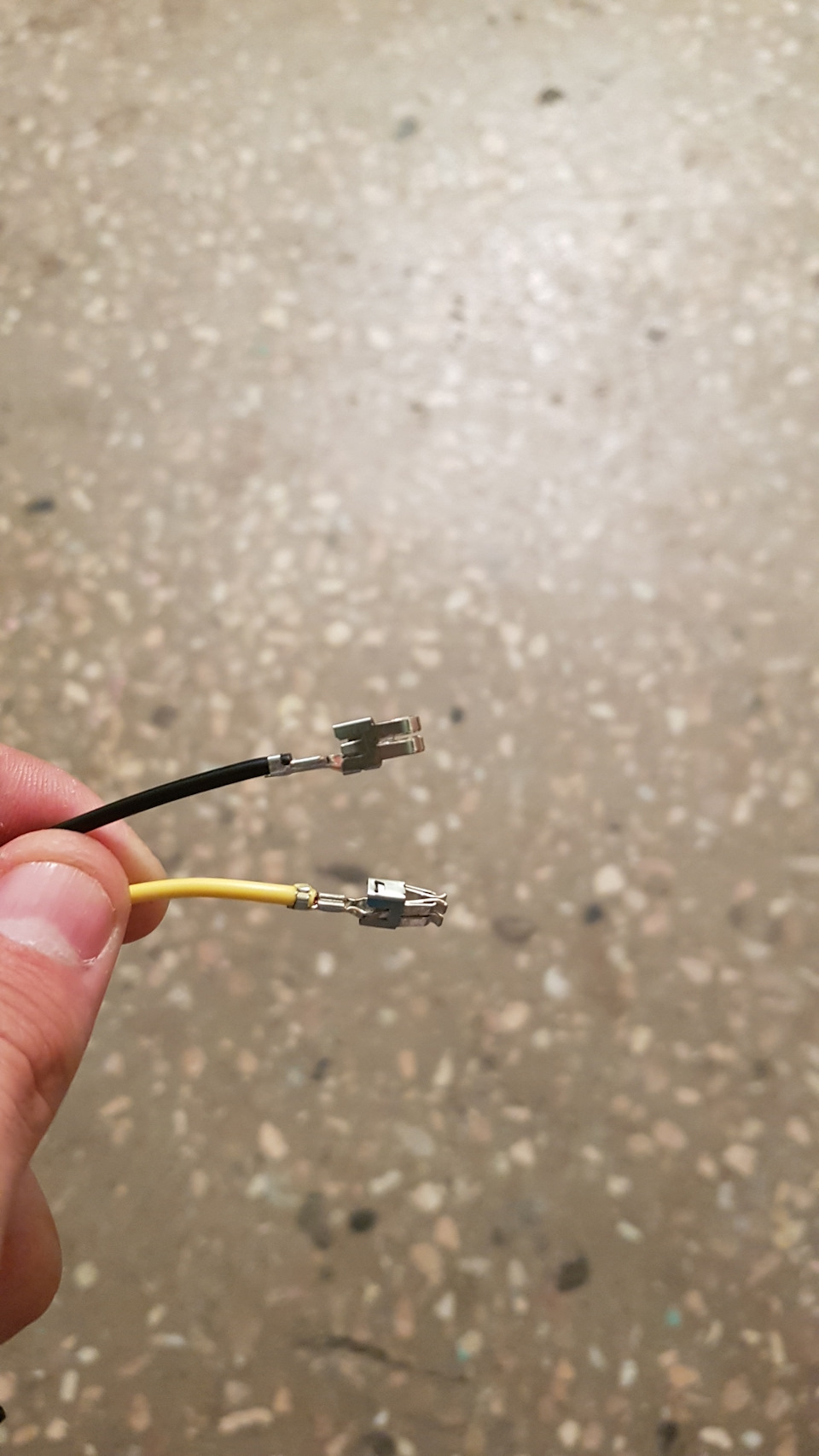 Підкажіть номер)) 1