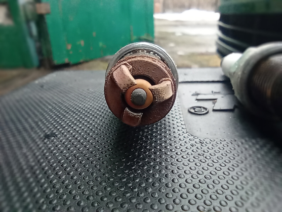 Заміна свічок NGK BKUR6ET-10 2