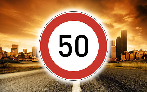 50 км/год - обмеження швидкості пересування у населених пунктах України 1