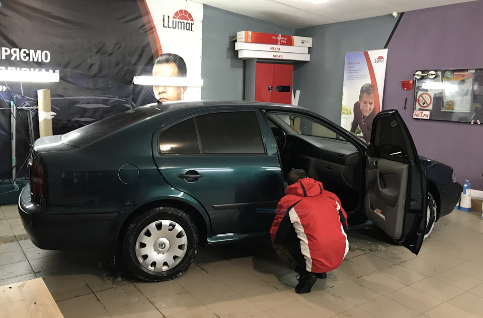 Захист дверних отворів та арки крил OCTAVIA 3