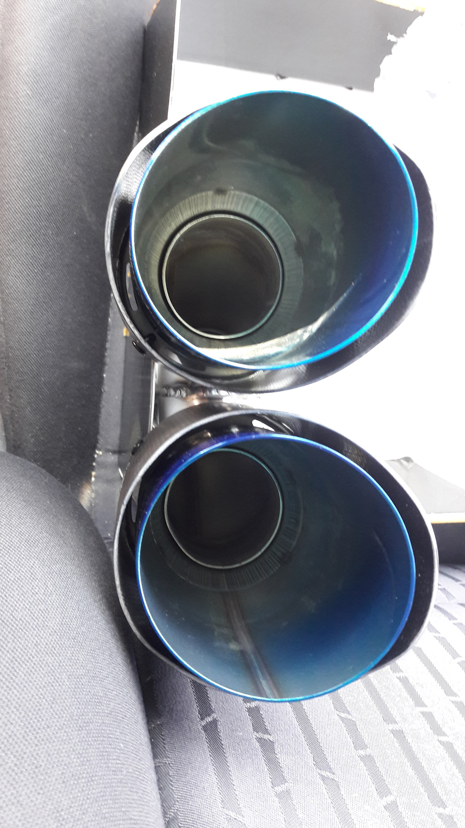 Akrapovic mne v zad 3