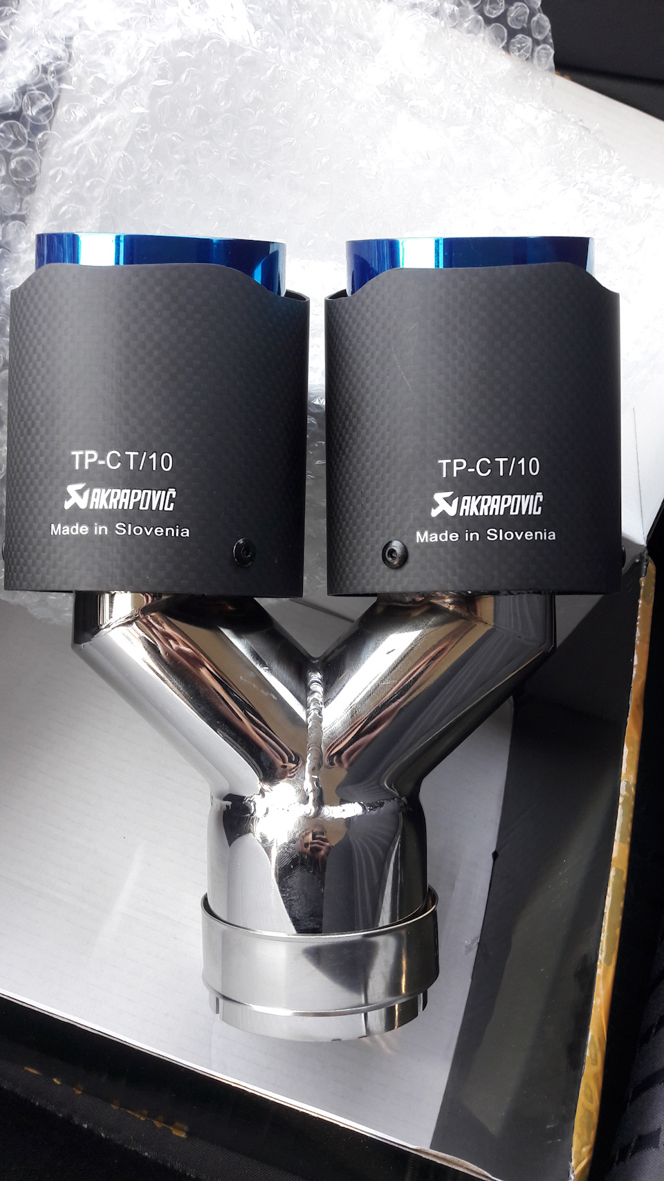 Akrapovic mne v zad 2