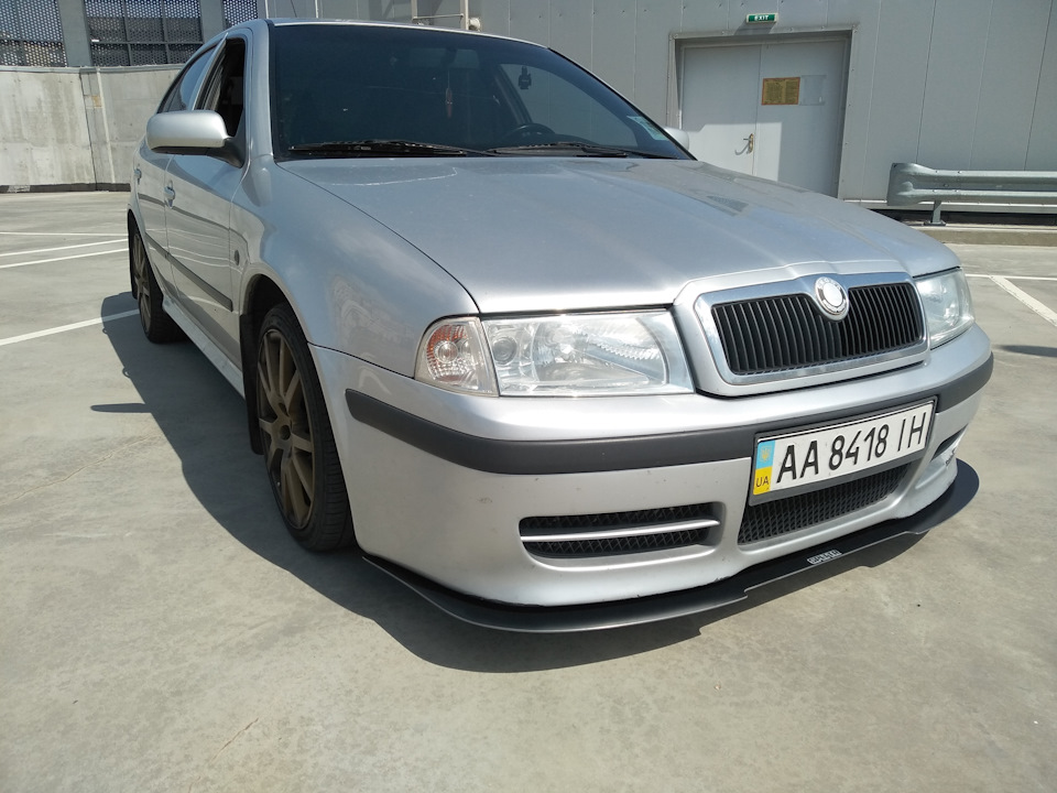 Splitter/ Skoda Tour 2