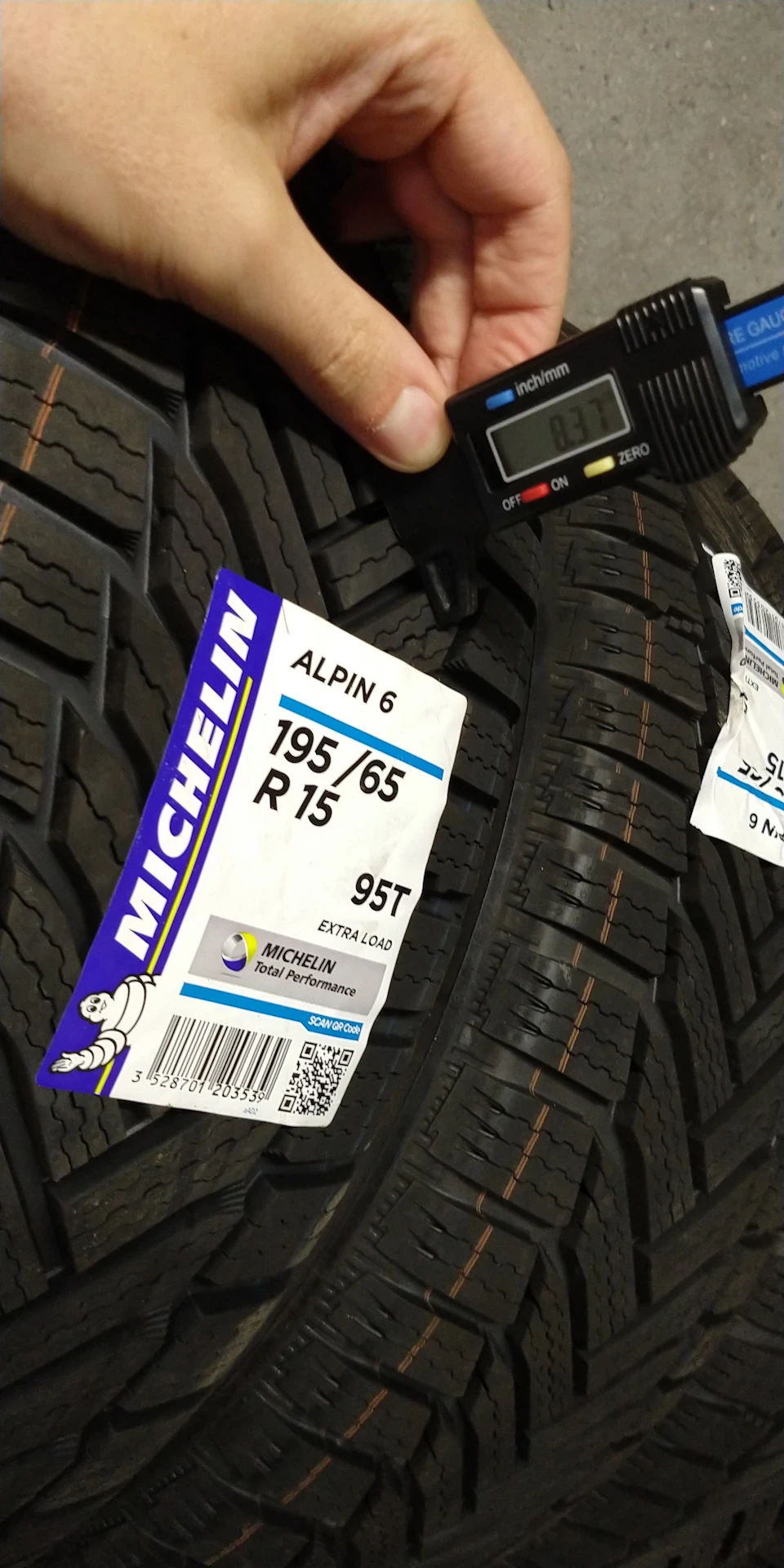 Michelin Alpin 6 195/65 R15. Протектор, Вага шини