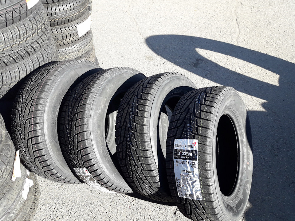 Зима на Kumho I`ZEN KW31 205/65 R15 99R 3