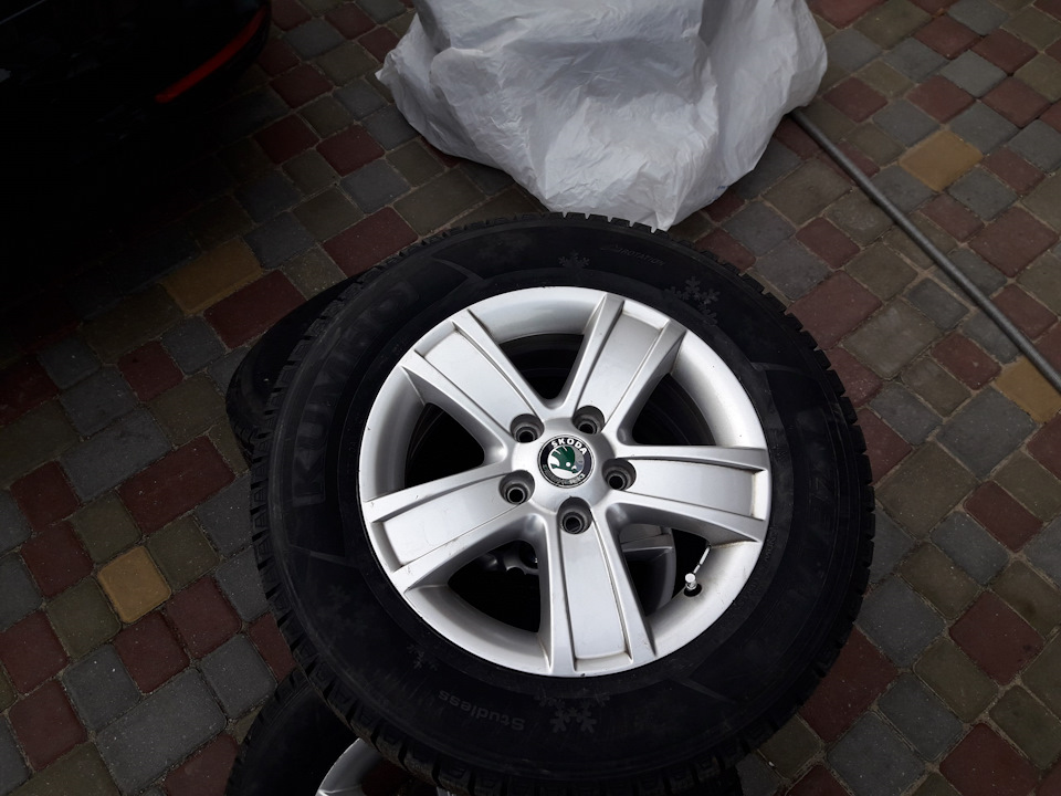 Зима на Kumho I`ZEN KW31 205/65 R15 99R 2