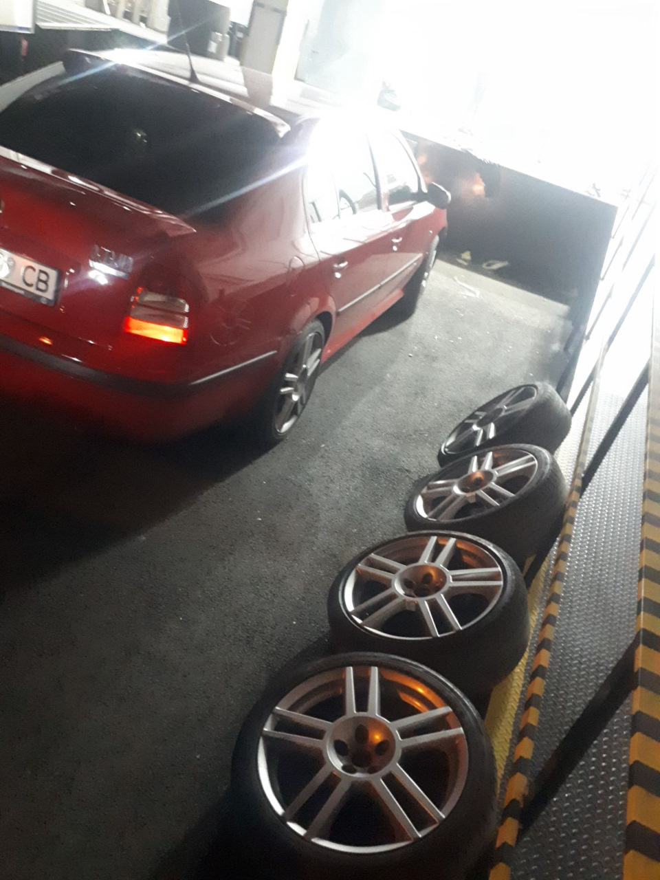 Диски Seat Leon Cupra R18 3